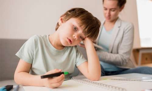 «Сначала сын не делает уроки, а потом сидит над ними до ночи». 5 советов нейропсихолога | Правмир